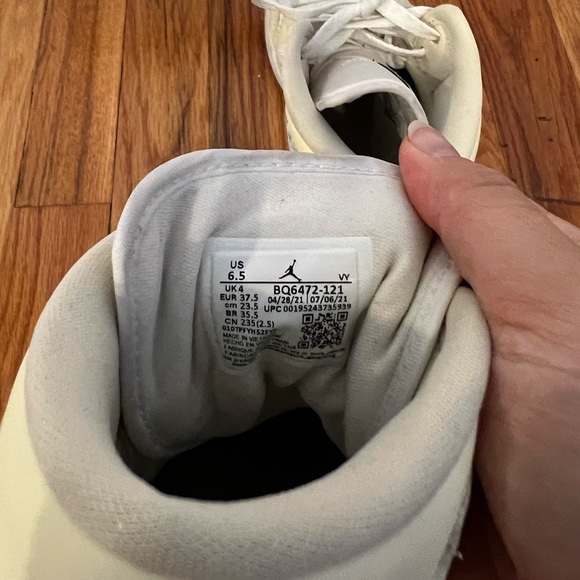 Air Jordan 1 - Mid coconut milk/black - Picture 9 of 10